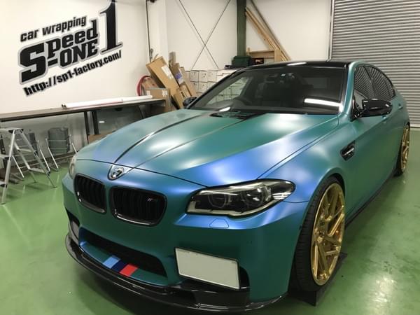 BMW M5のカーラッピング事例