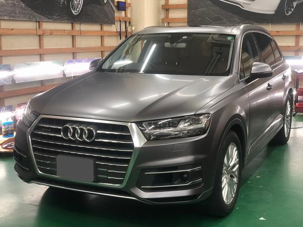Audi Q7のカーラッピング事例