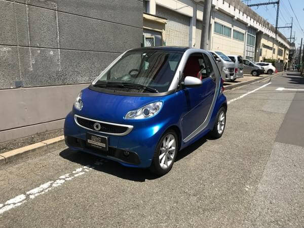 メタリックブルー