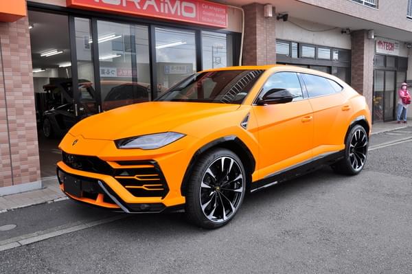Lamborghini ウルスのカーラッピング事例