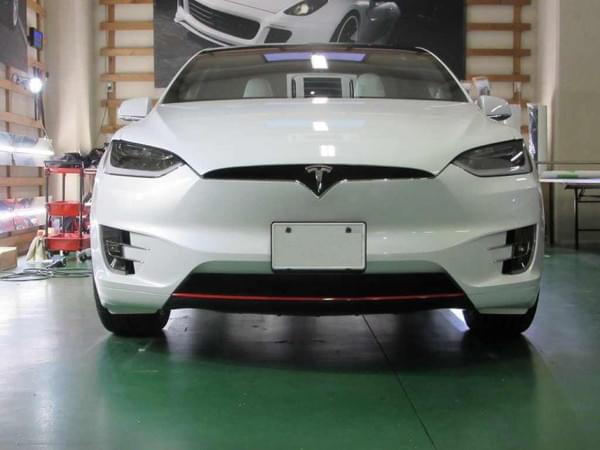 テスラ モデルXのカーラッピング事例