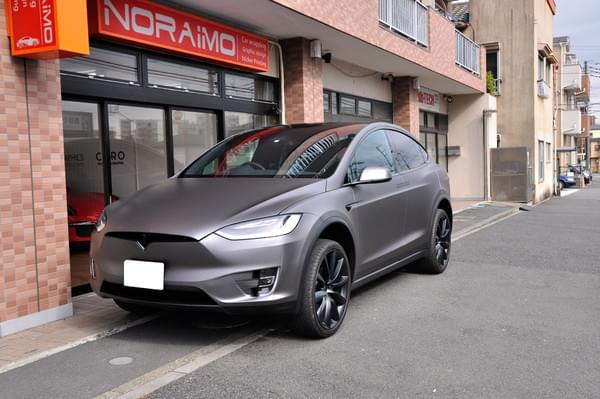 テスラ モデルXのカーラッピング事例